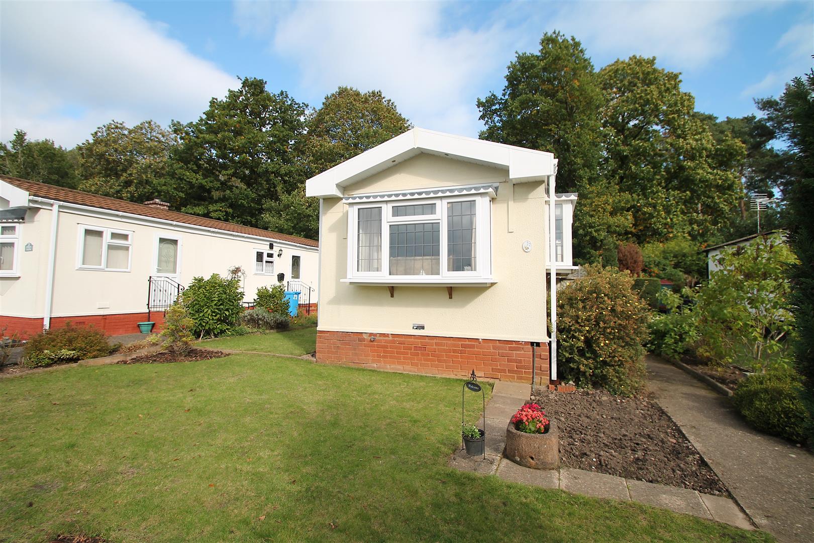 The Pines Homes Park, Huntington, Cannock Jayman Estate Agents